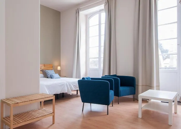 Urban Hotel *