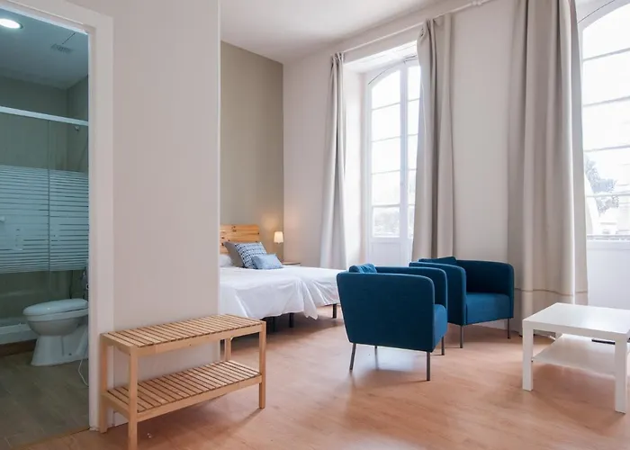 Urban Hotel *